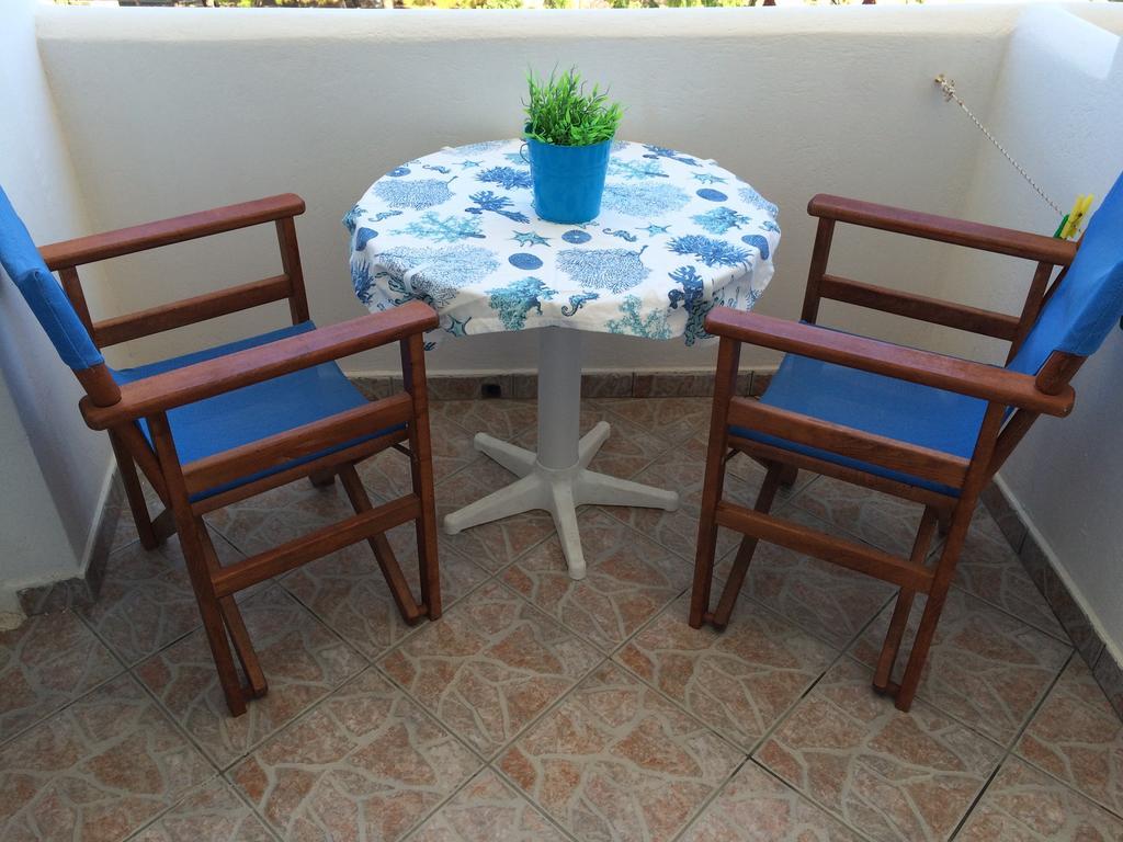 Paros Rooms Dora Екстериор снимка