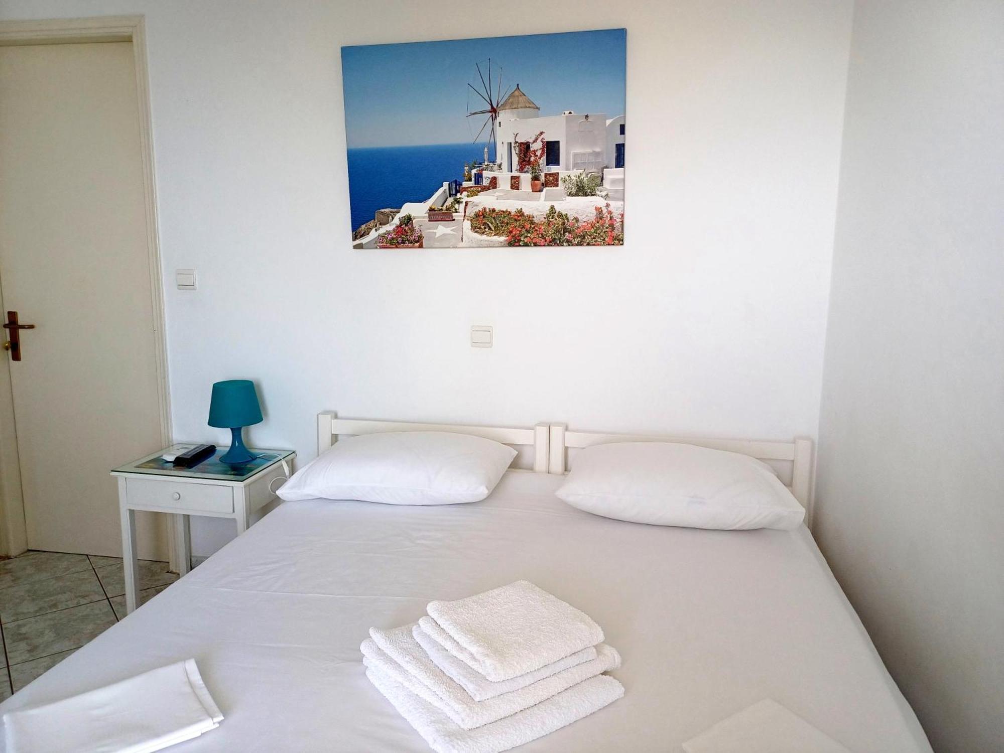 Paros Rooms Dora Екстериор снимка