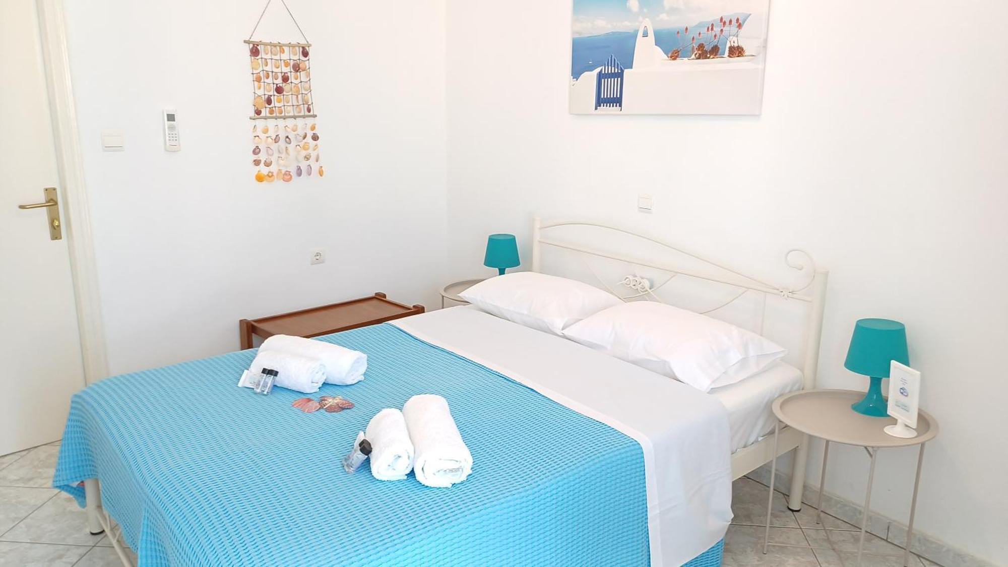 Paros Rooms Dora Екстериор снимка