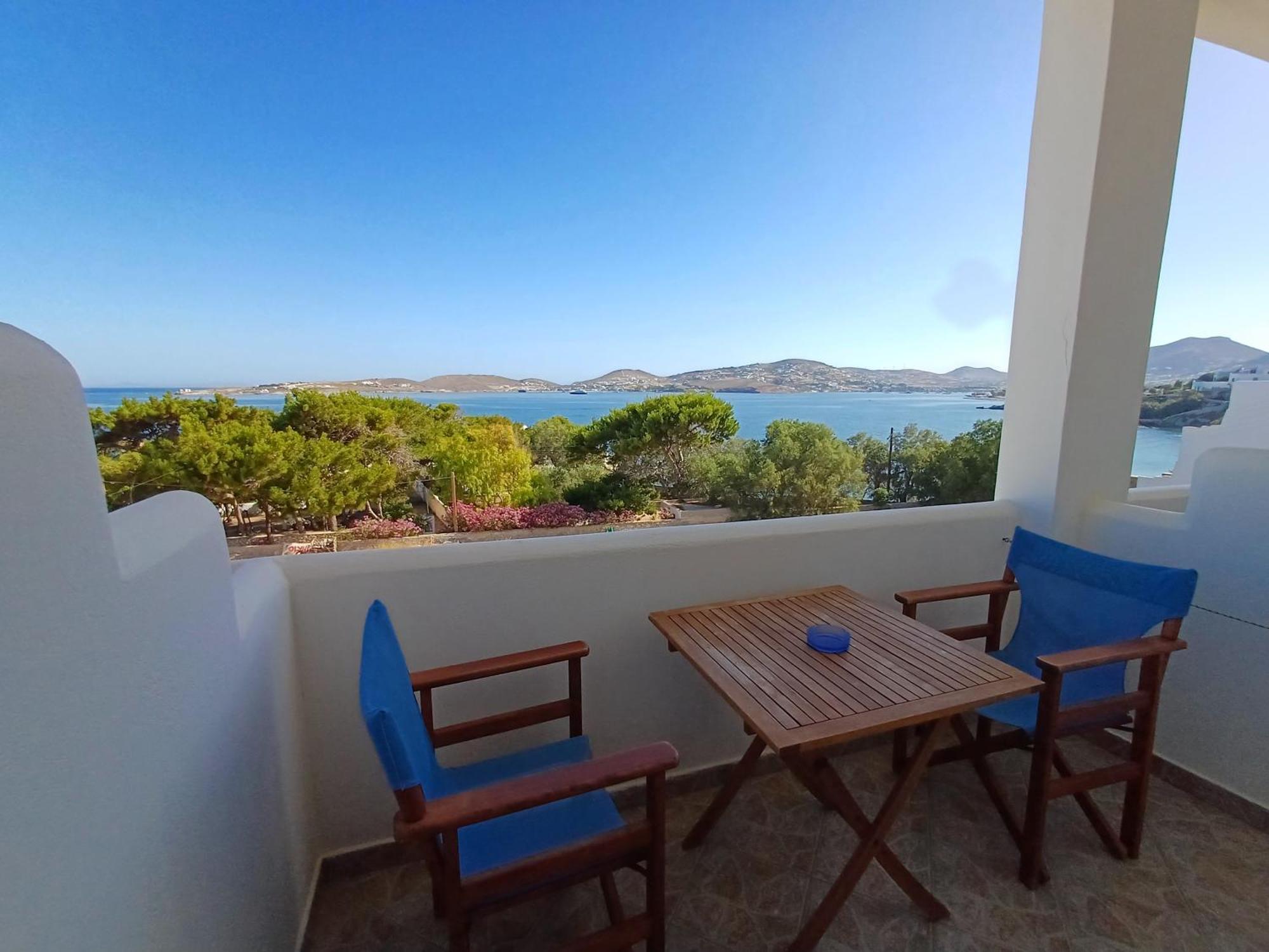 Paros Rooms Dora Екстериор снимка
