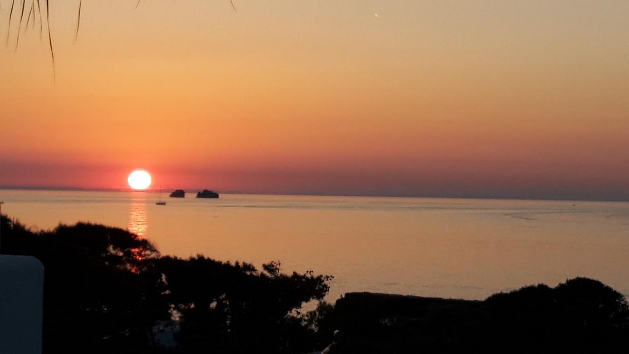 Paros Rooms Dora Екстериор снимка